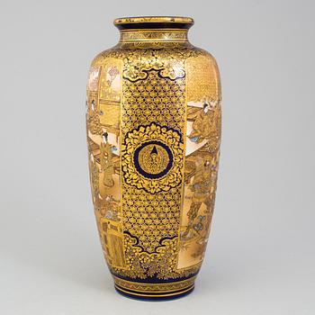 A Japanese satsuma vase, early 20th Century.