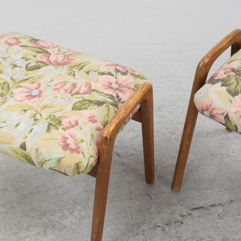 A pair of ottomans, 20th century.