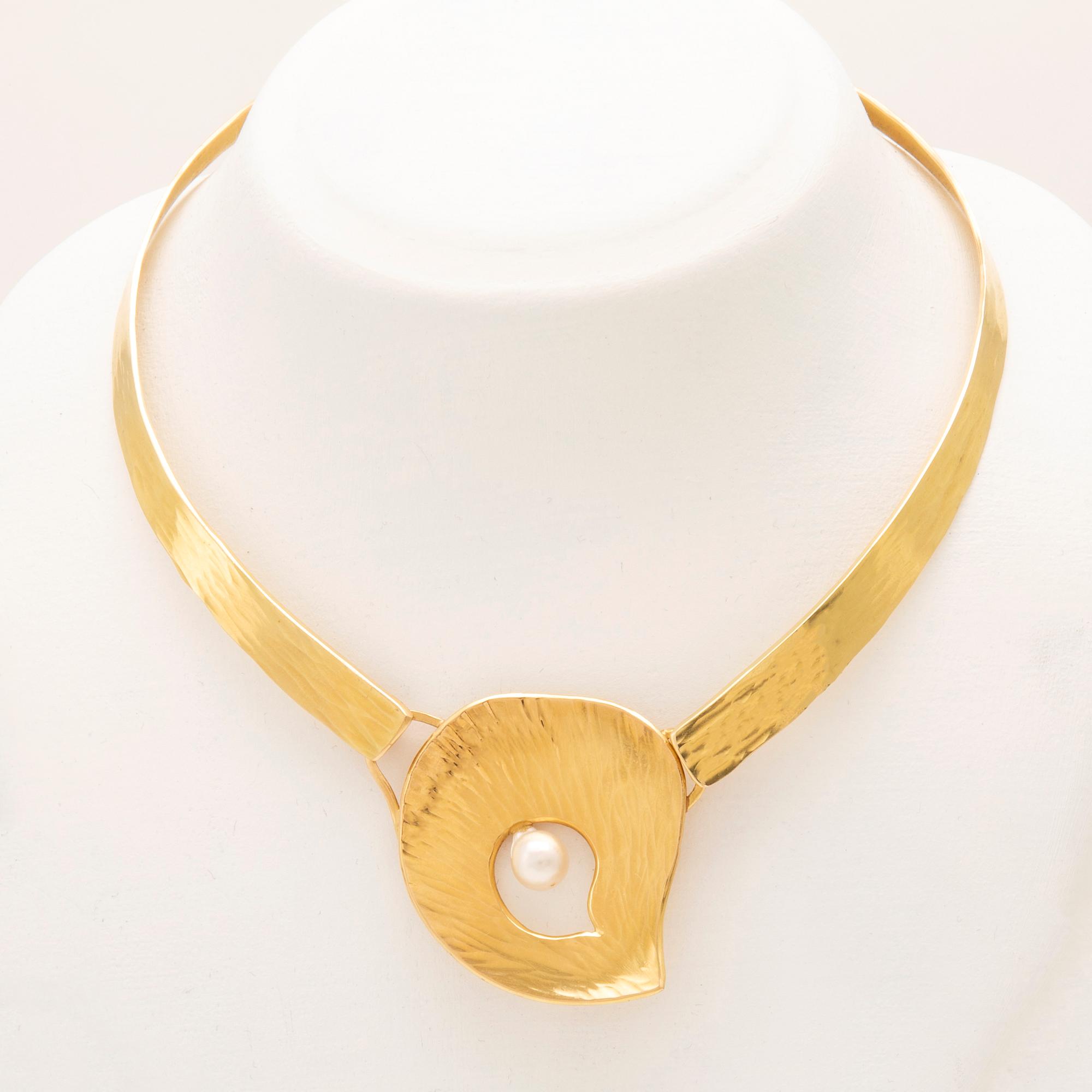 Elon Arenhill, halsband 18K guld och odlad pärla 1992.