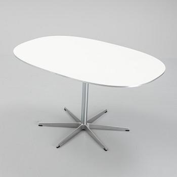 An Arne Jacobsen table for Fritz Hansen, Signed with label and dated 1985.
