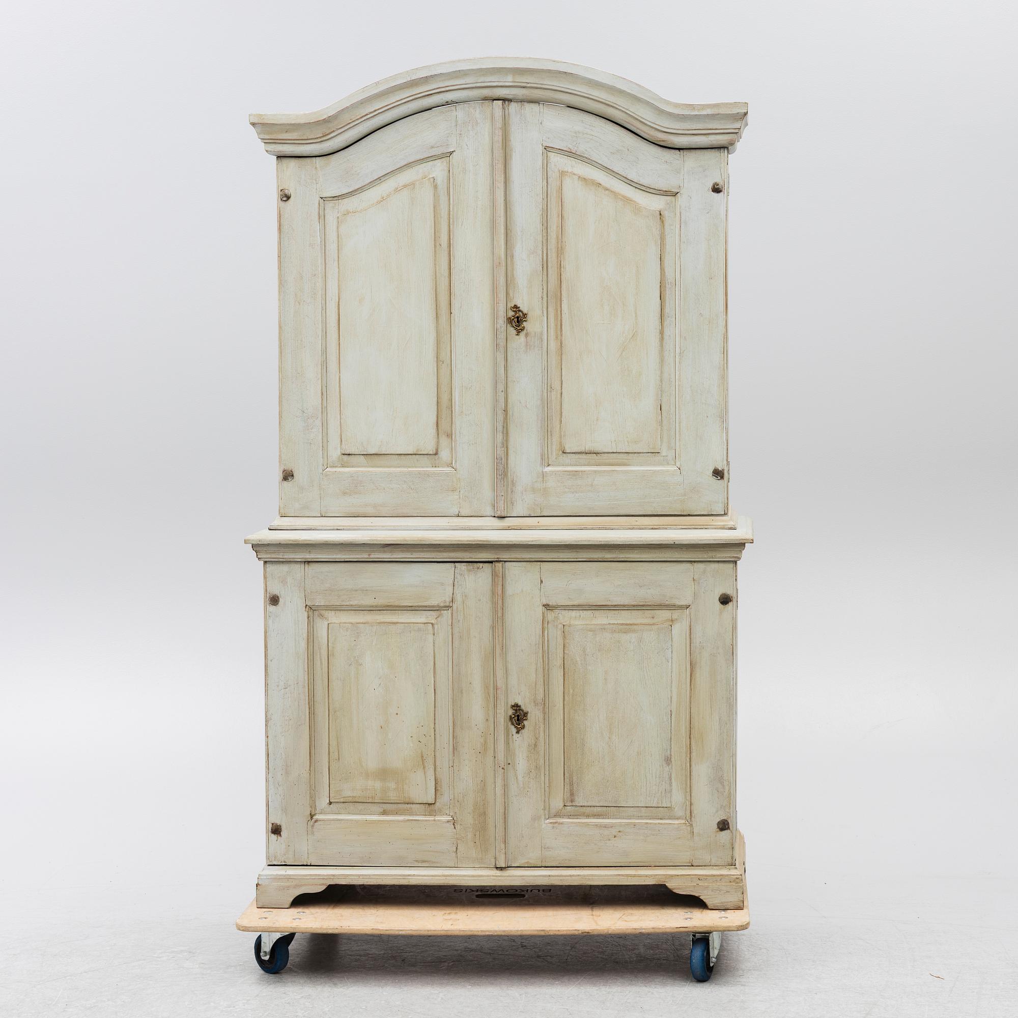 A cabinet, early 19th century.