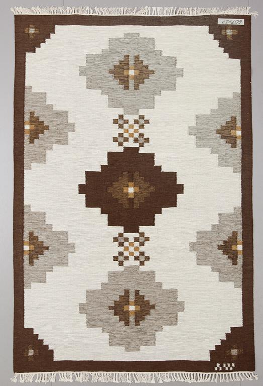 MATTA, rölakan, signerad AW. Ca 300 x 200 cm.