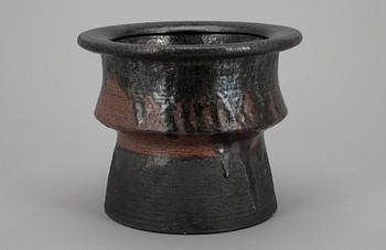 EILA MUNKKI, keramik, monogramsignering EM.