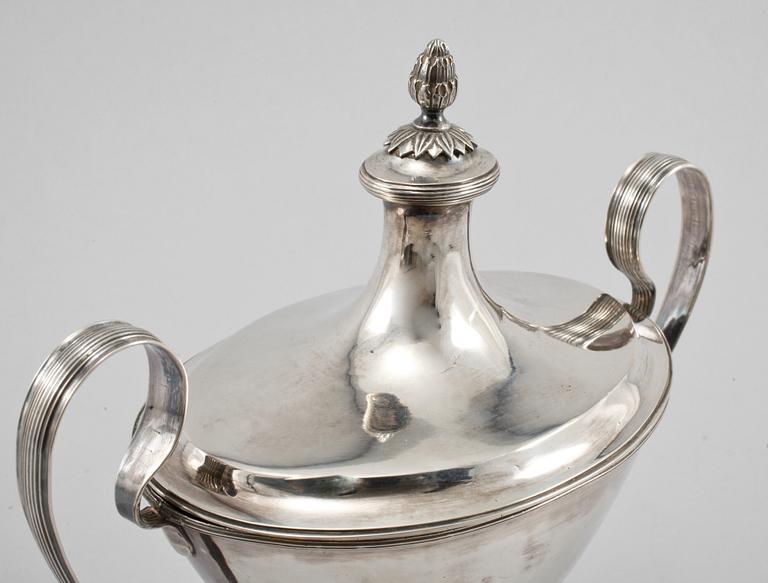 STRÖSOCKERSKÅL, silver, Johan Wilhelm Zimmerman, Stockholm, 1797, vikt 479 gram.