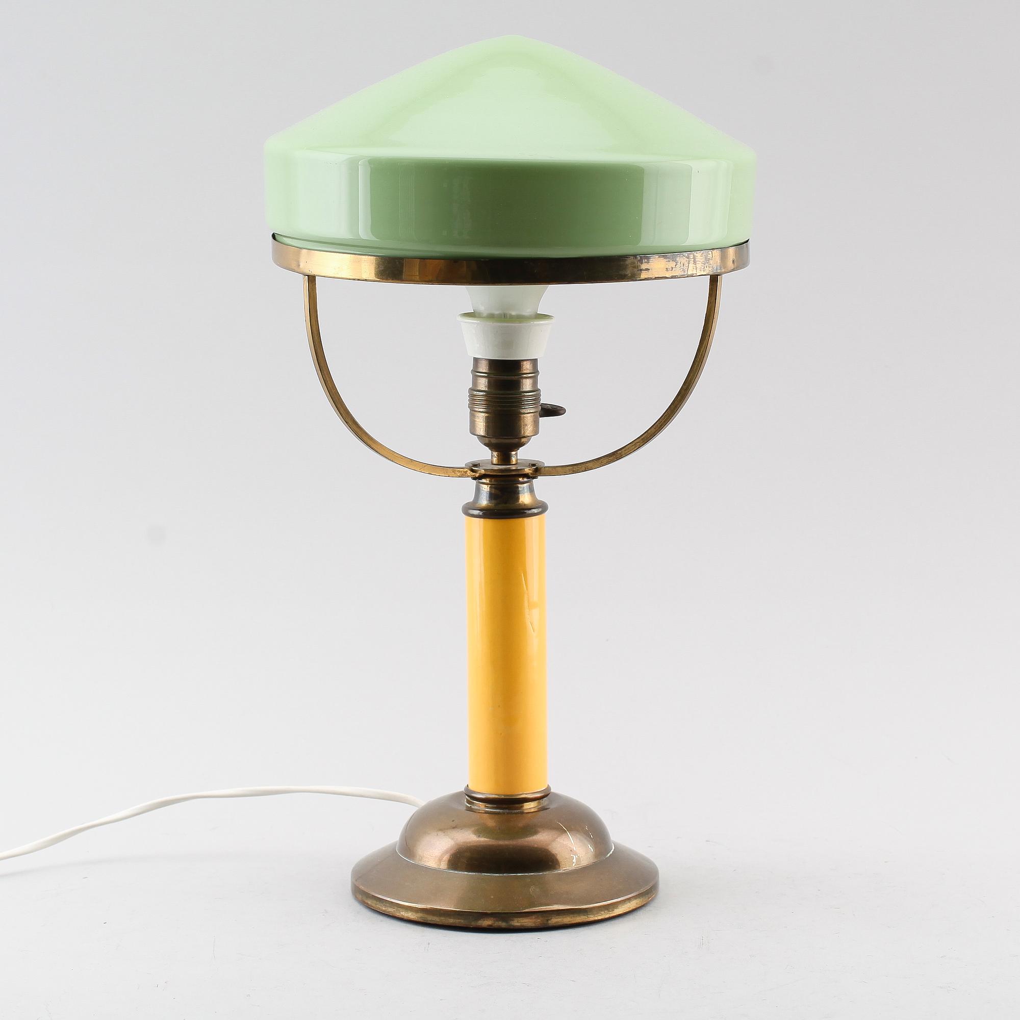 BORDSLAMPA, 1900-talets första hälft.