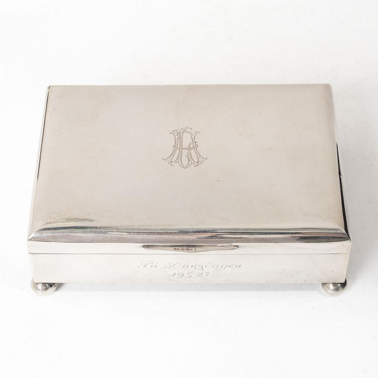 CA Kjernås, tobaksskrin, silver, Göteborg 1925.