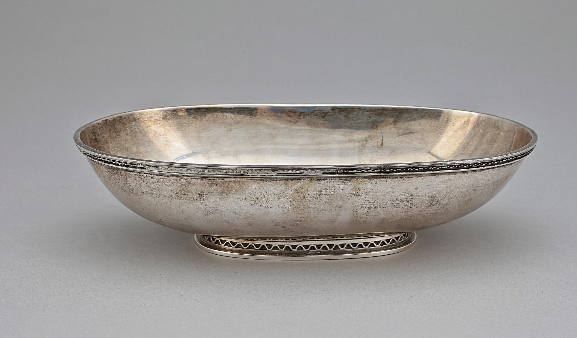 SKÅL, silver, Eric Råström, CGR, Stockholm, 1952. Vikt 465g.