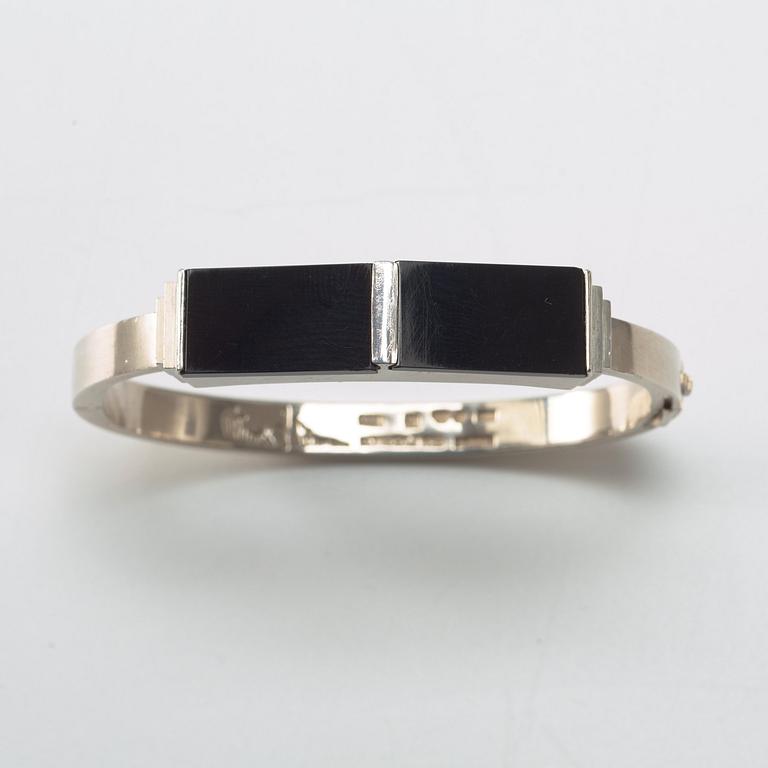 Wiwen Nilsson, armring, Lund 1940, sterling med två onyxplattor.