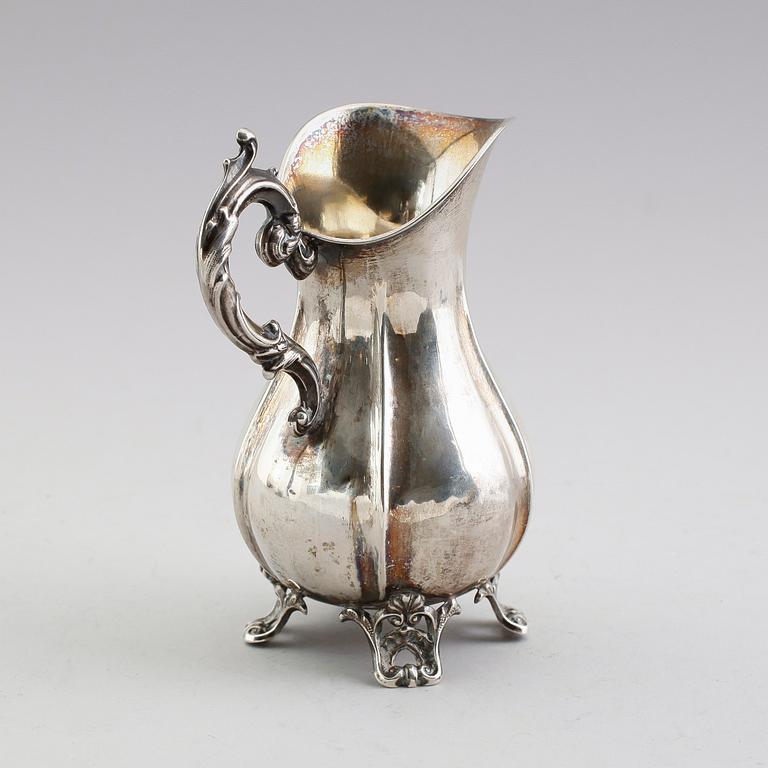 GRÄDDKANNA, silver, svenska stämplar, 1874. Vikt ca 131 gram.