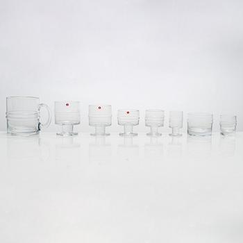 Timo Sarpaneva, lasisto, 96 osaa, lasia, "Pisararengas" Iittala. Suunniteltu 1963.