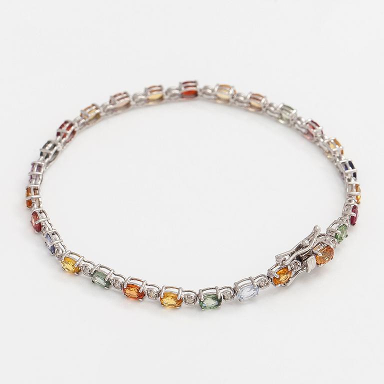 Armband, 18K vitguld med multifärgade safirer och diamanter.