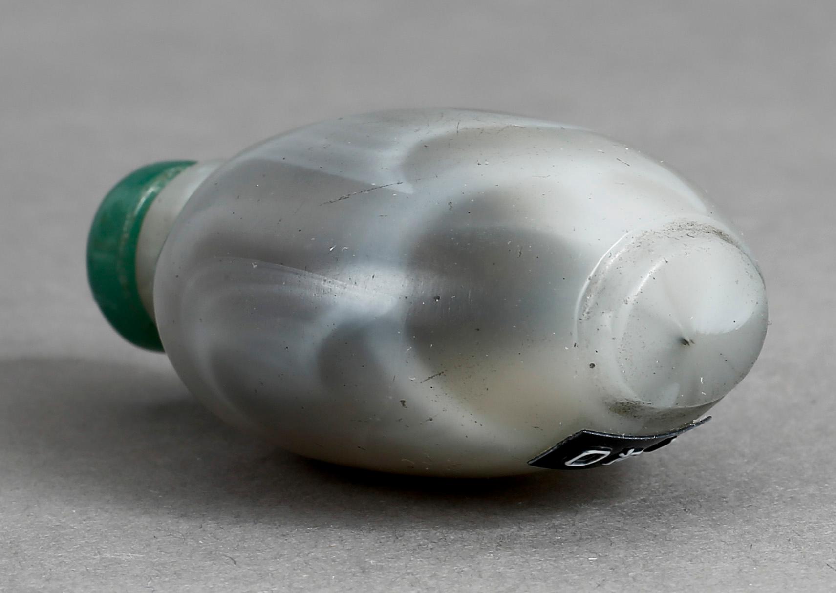 SNUSFLASKA, Kina, troligen glas 1900-talets första del.