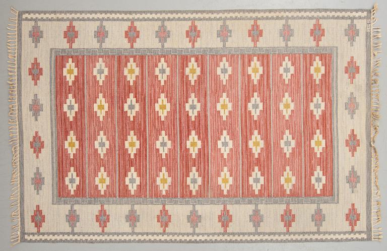 MATTA. Rölakan, monogramignerad AGS (Anna Greta Sjöquist), ca 300 x 197 cm.