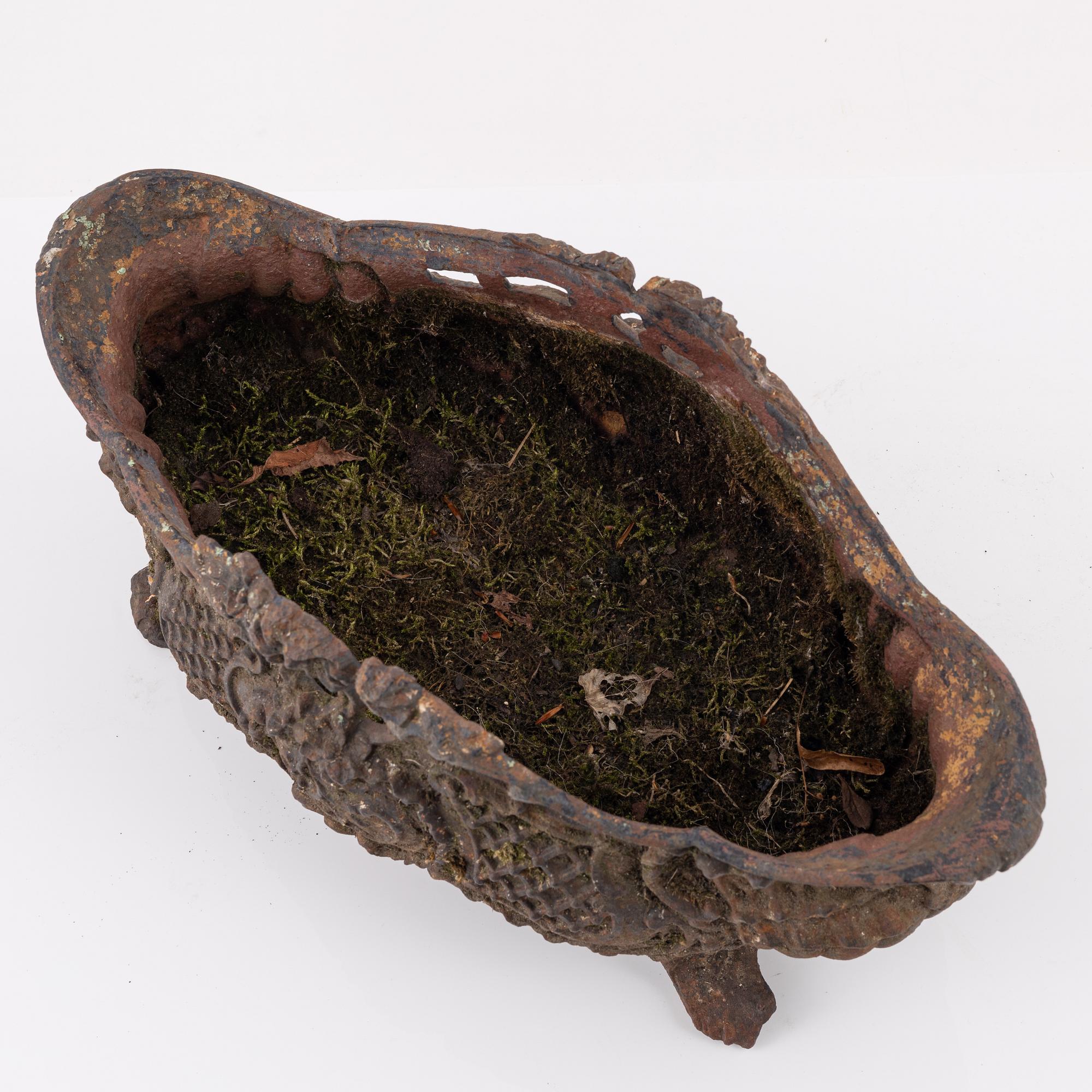 Jardiniär, gjutjärn, rokokostil, omkring 1900.