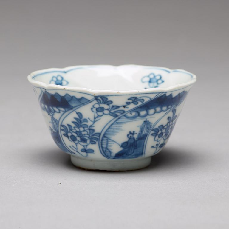 A set of three blue and white cups with stands, Qing dynasty, Kangxi (1662-1722).
