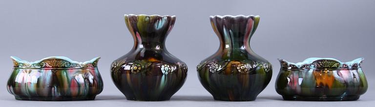 VASER, ett par, samt SKÅLAR, ett par, flintgods, Rörstrand.