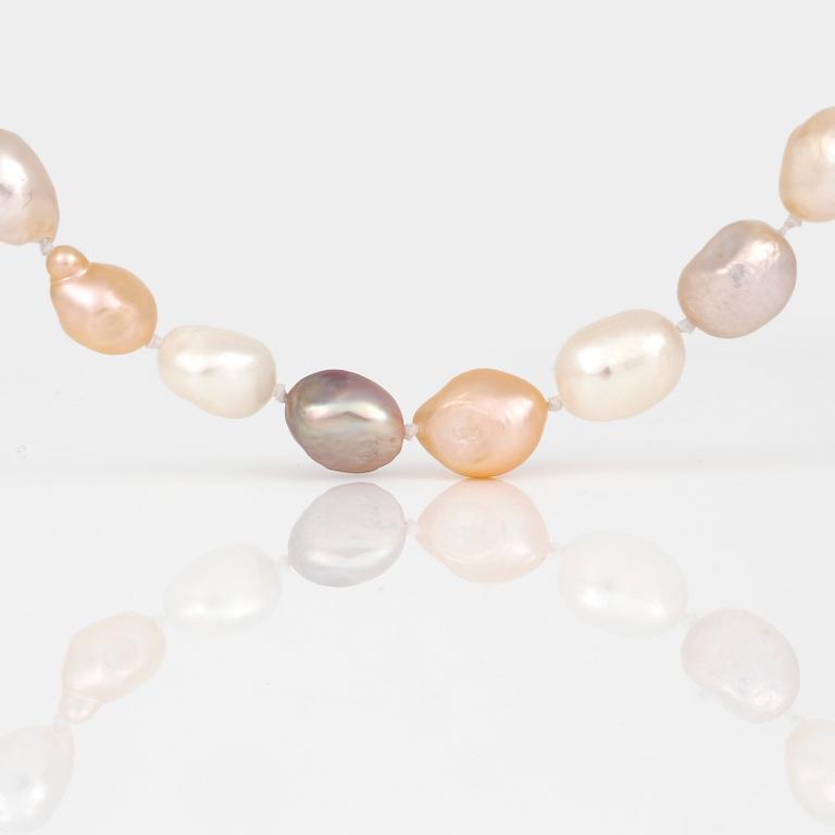 HALSBAND, med barockformade, rosa, gula och vita, odlade pärlor.