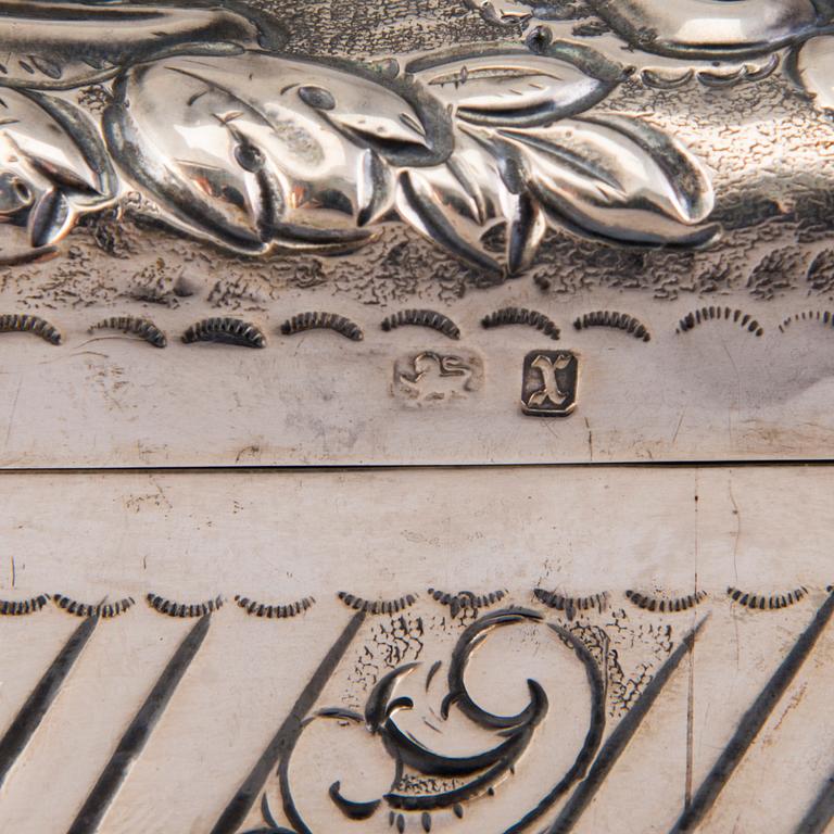 A silver cigar box, mark of A. & J. Zimmerman, Birmingham 1897.