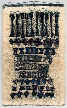 Leena-kaisa Halme, a Finnish long pile rya rug for Neovius. Circa 160 x 100 cm.