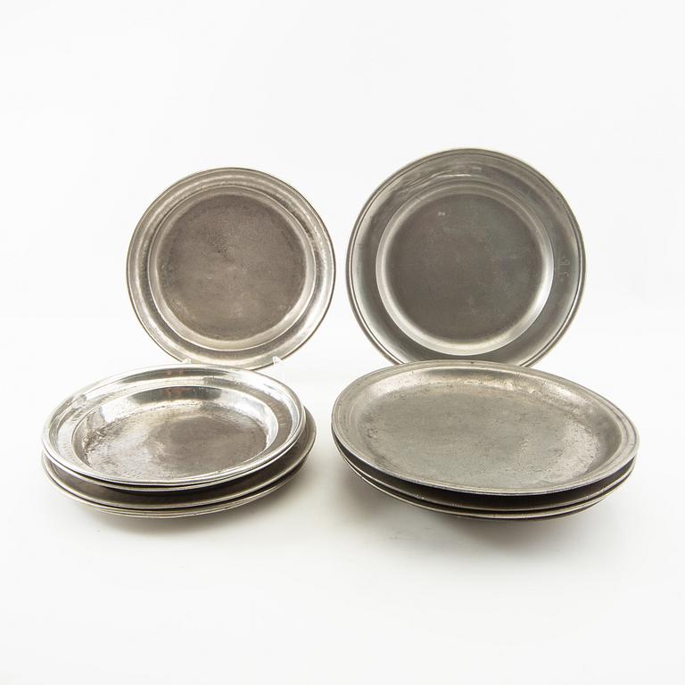 Plates 12 pcs pewter 19th century and earlier.