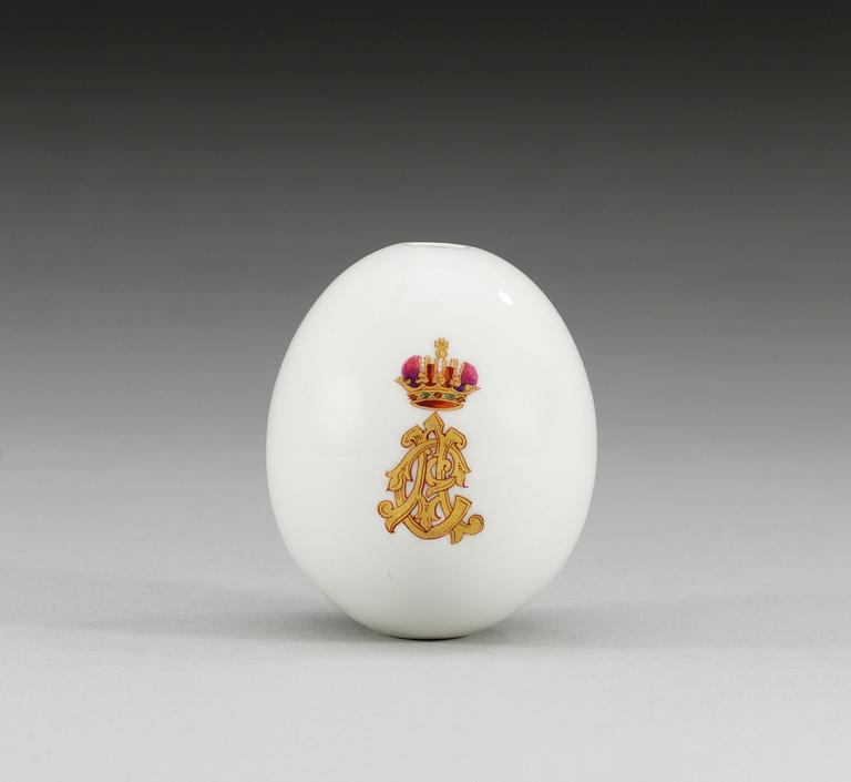 ÄGG, porslin. Ryssland, 1800-talets slut.