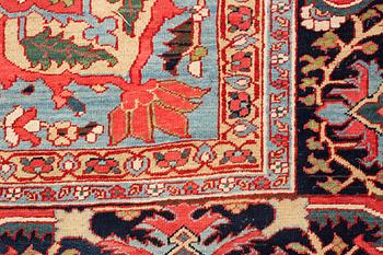 A carpet, semi-antique Heriz, ca 590,5 x 374,5-384,5 cm.