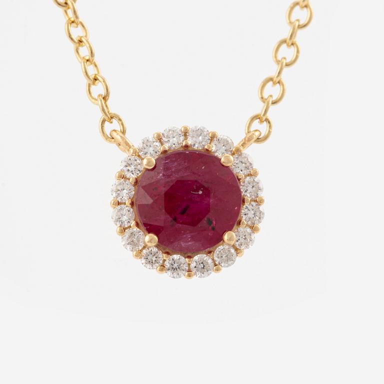 18K gold necklace with a round faceted ruby and round brilliant-cut diamonds.