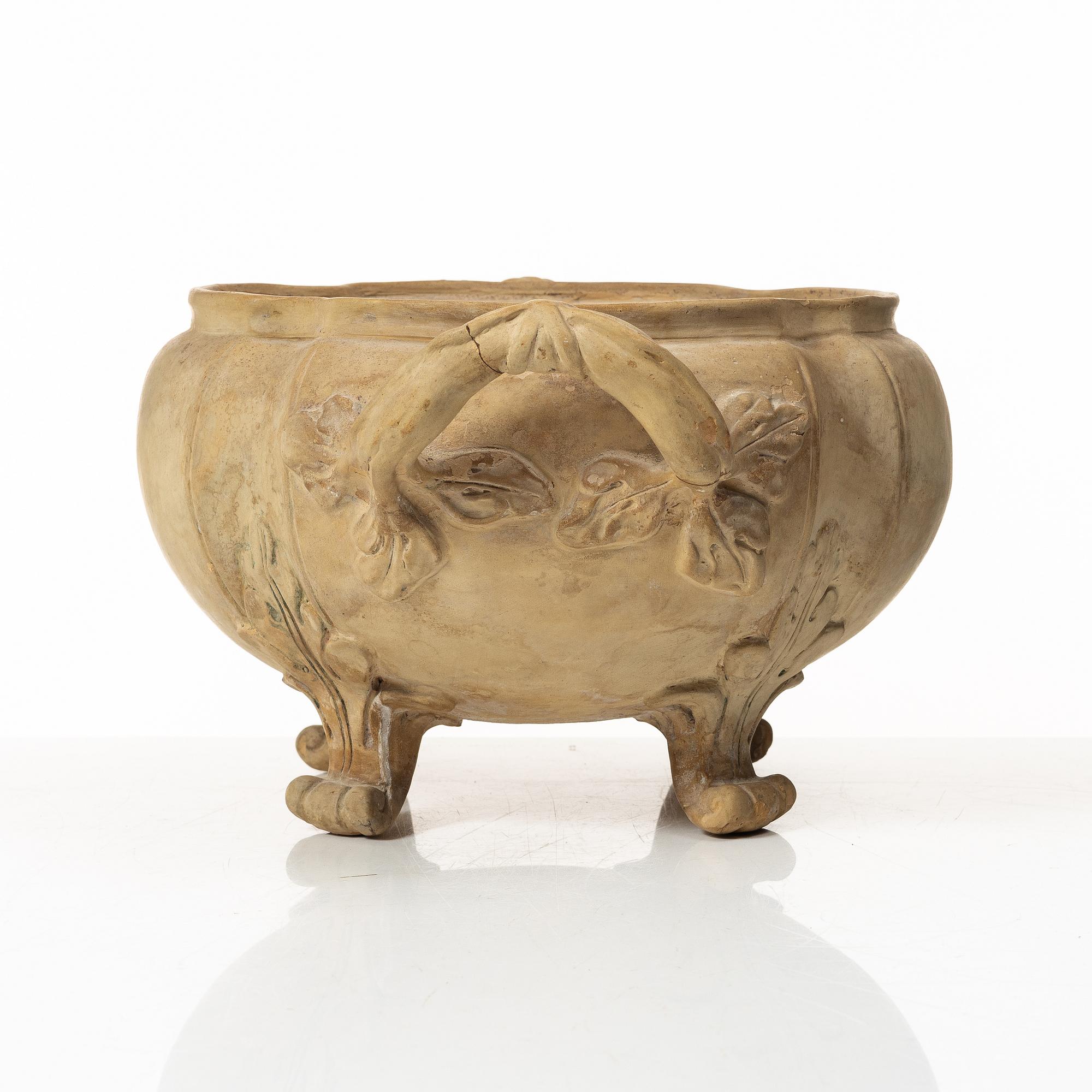 Terrin, oglaserat lergods, rokoko, 1700-tal.