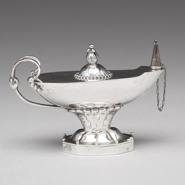 Georg Jensen, bordständare / oljelampa, Köpenhamn 1918, design nr 12, 830/1000.