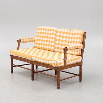 Soffa och karmstolar, ett par, Gripsholmsmodell, 1900-talets första hälft.