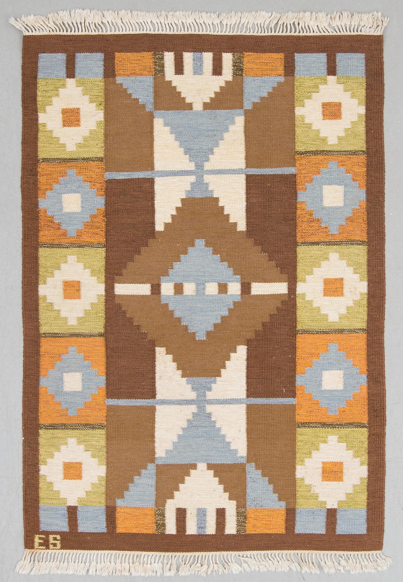 MATTA, rölakan, monogramsignerad ES. Ca 204 x 140 cm.