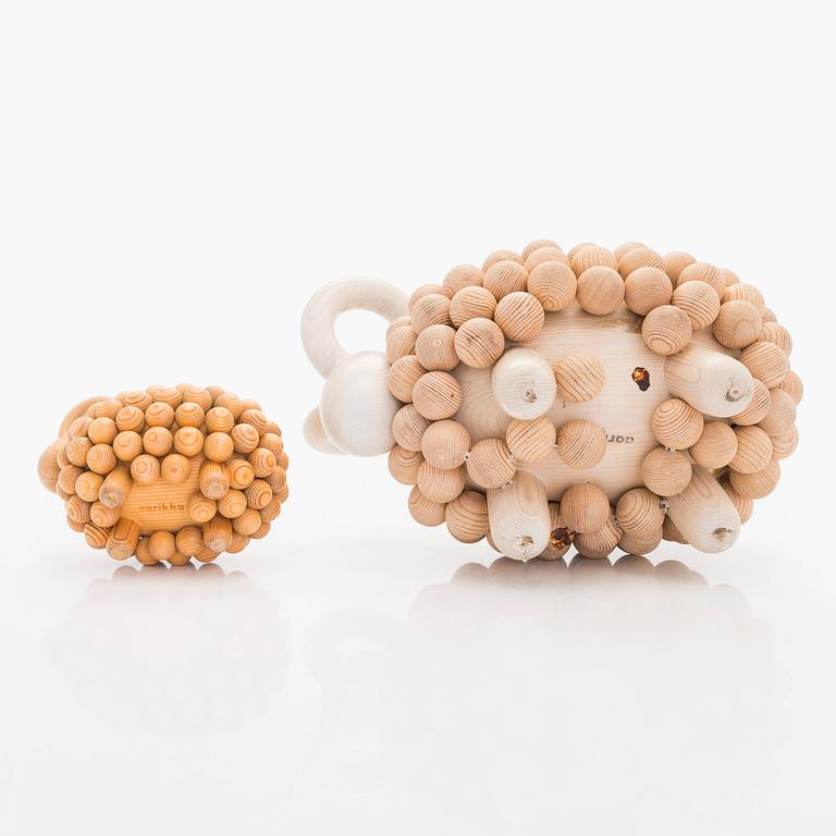 Kaija Aarikka, veistoksia, 2 kpl, puuta, Aarikka Suomi.