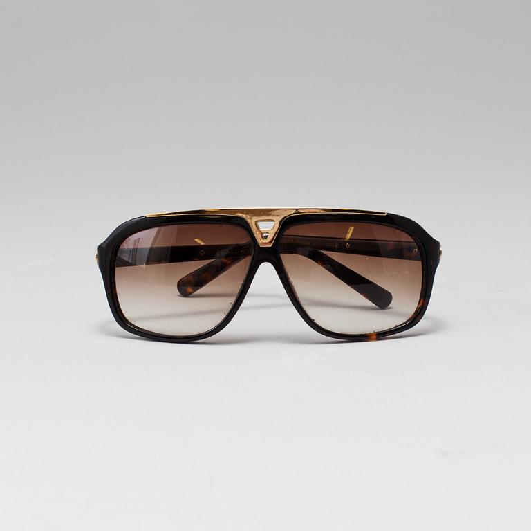 SOLGLASÖGON, "Evidence", Louis Vuitton.
