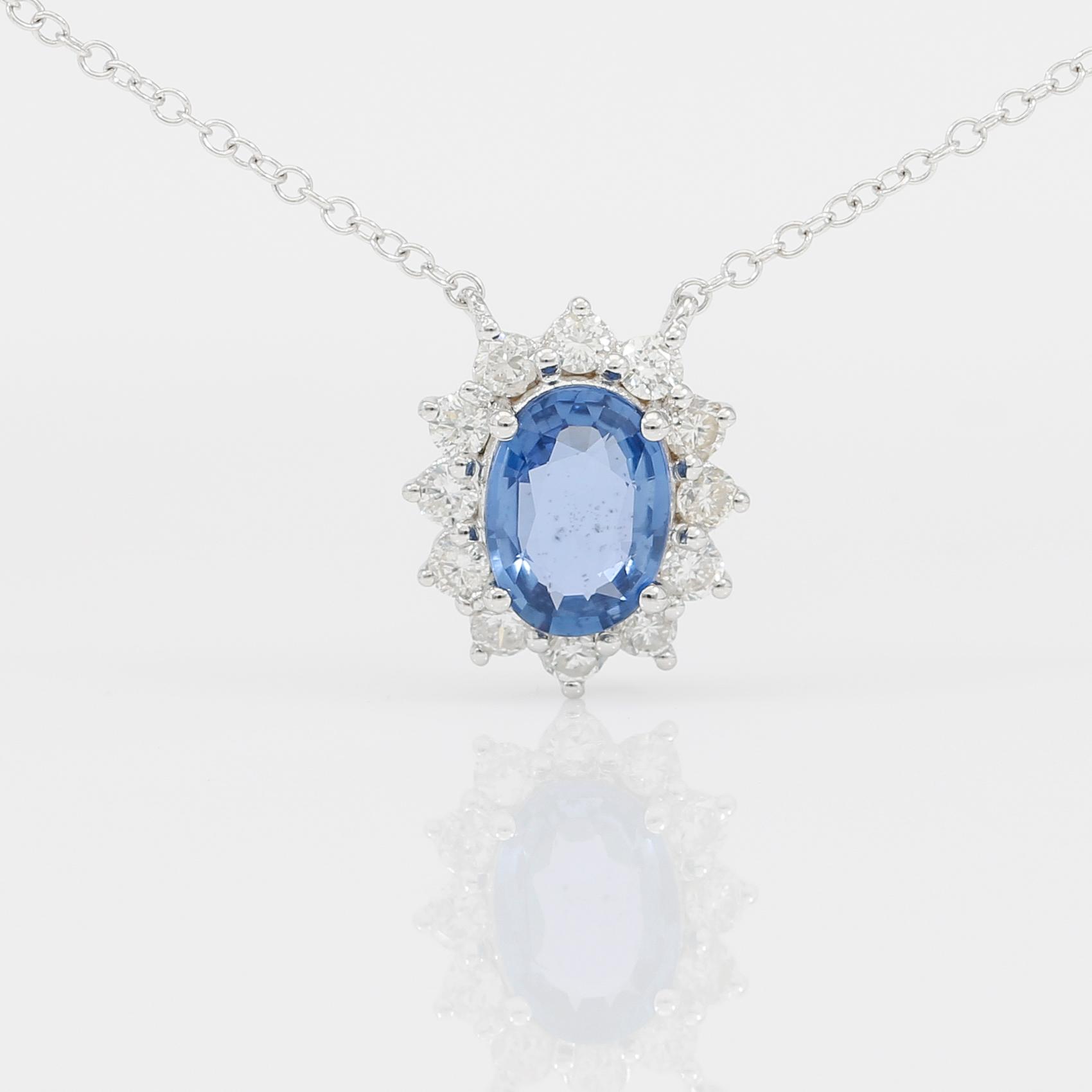 COLLIER, blå safir ca 1,30 ct, briljantslipade diamanter totalt ca 0,38 ct.