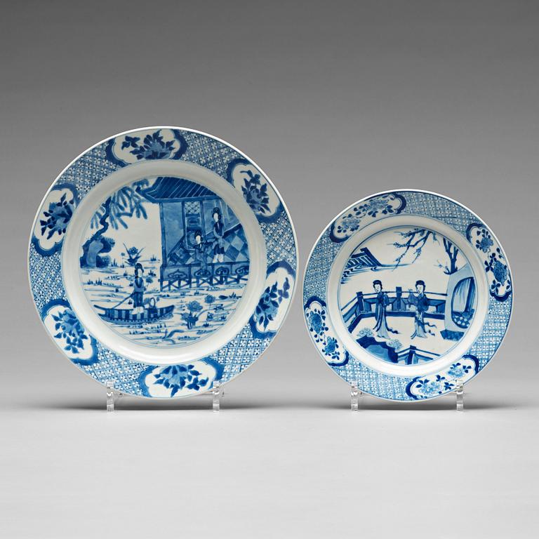 A blue and white dish and a dinner plate, Qing dynasty, Kangxi (1662-1722).