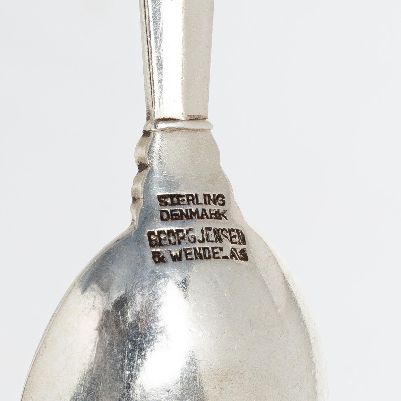 Georg Jensen, Kaffeskedar, 6 + 6 st, sterlingsilver, "Dronning/Acanthus", och "Konge/Acorn", Georg Jensen/Jensen & Wendel, Danmark.