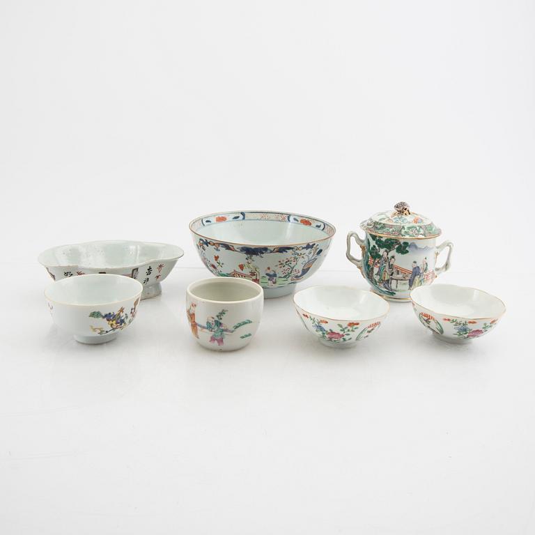 A set of seven different bowls and cups Chinese porcelain 19th/20th cenrury.