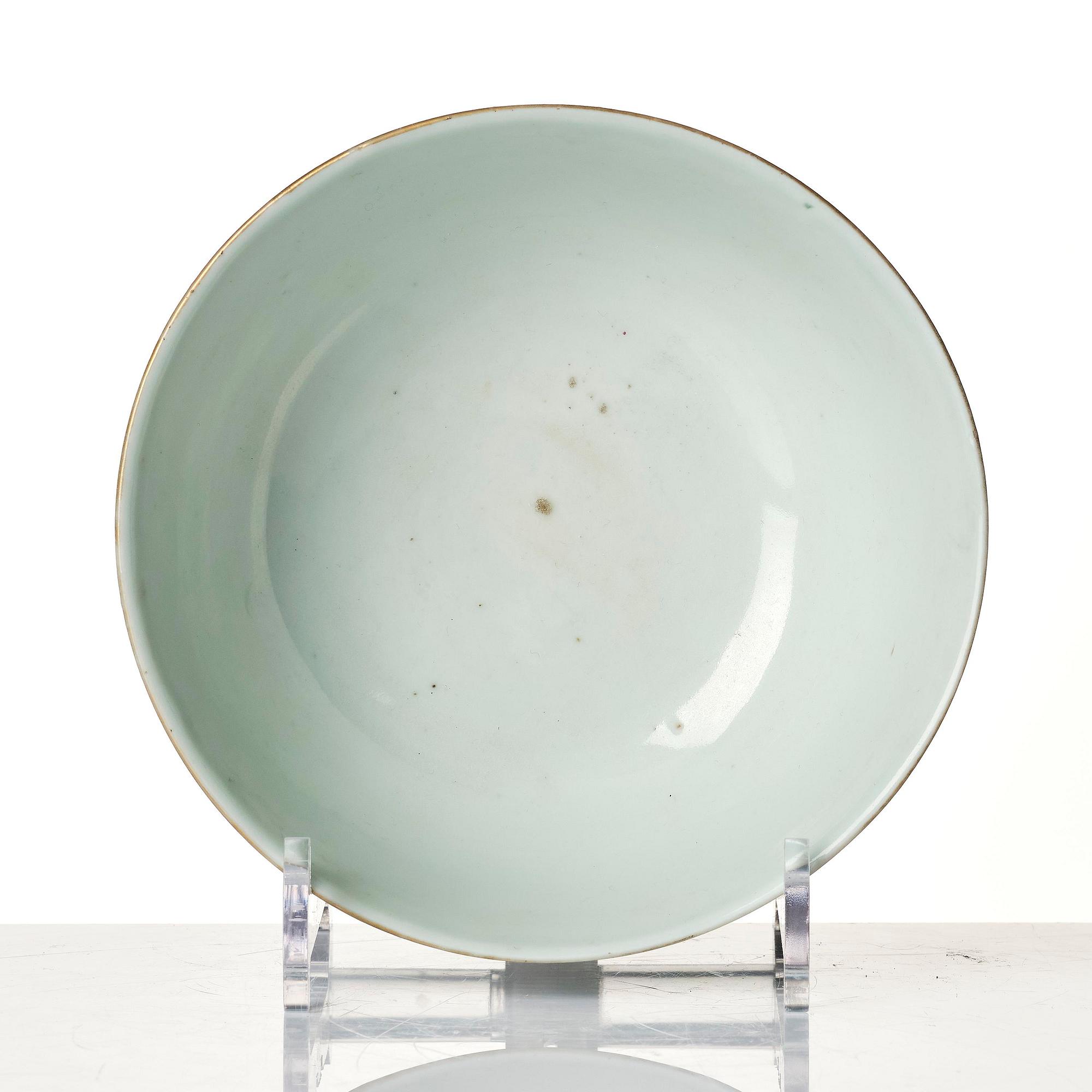 A turquoise-ground grisaille-painted 'Dayazhai' 'peony and chysanthemum' bowl, Qing dynasty, Guangxu period, circa 1876.