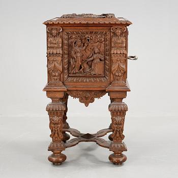 BARSKÅP/SCHATULL PÅ BEN, renässansstil, sent 1800-tal.