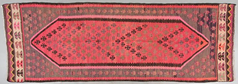 MATTA, Kelim, 1900-talets andra hälft, 266x92 cm.