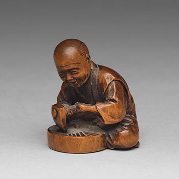 746. NETSUKE, trä. Japan, Edo, 1800-tal.