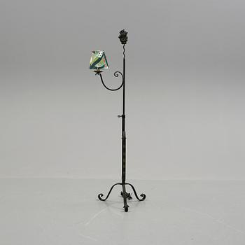 GOLVLAMPA, smide, 1900-talets första hälft.