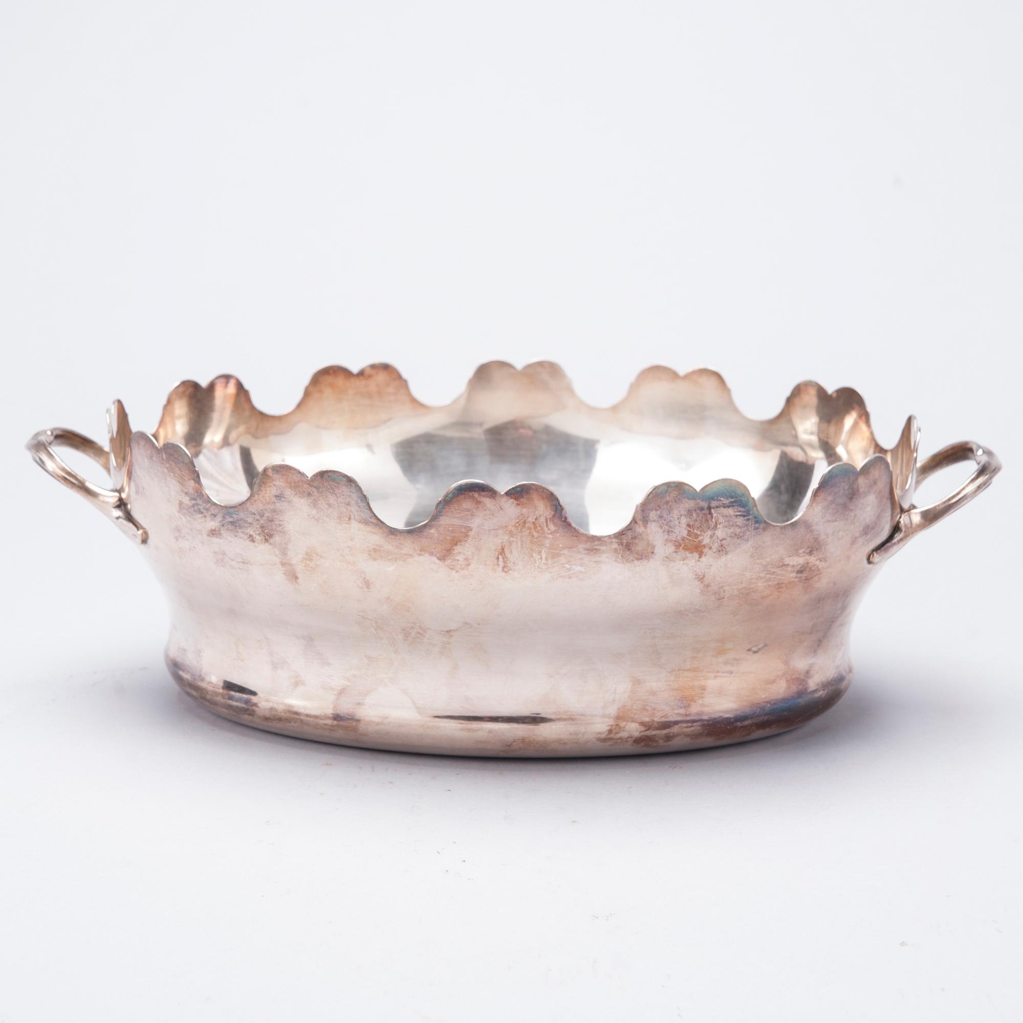 GLASSKÖLJARE,  försilvrad, 1900-talets första hälft.