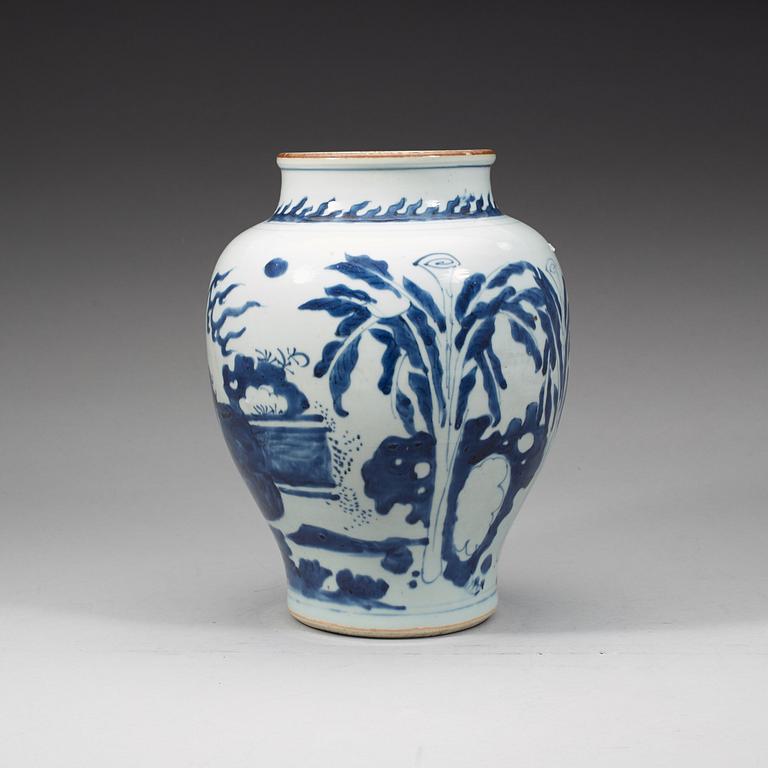 A blue and white Transitional vase, 17th Century.