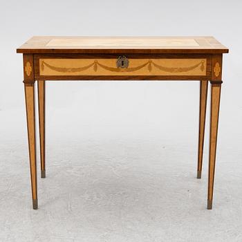 Damarbetsbord, gustaviansk stil, sent 1800-tal.
