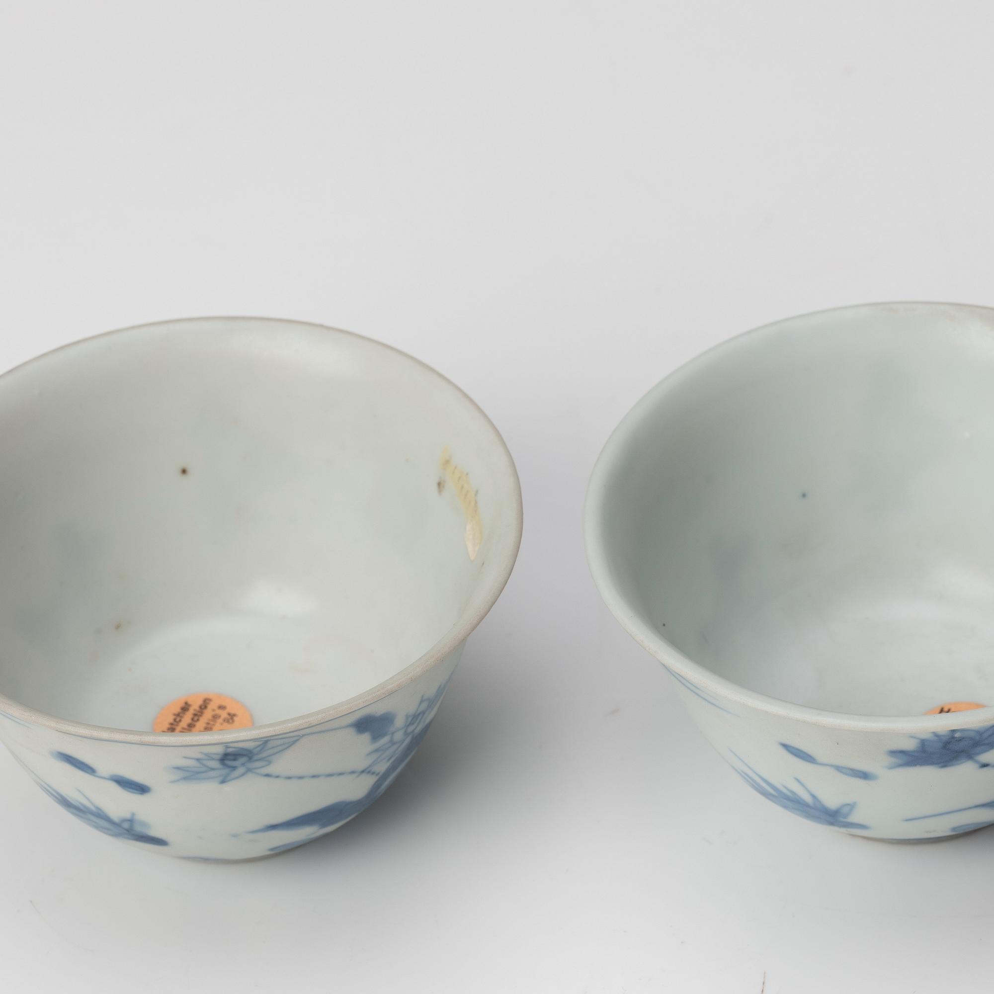 A pair of blue and white cups, Ming dynasty (1368-1644).