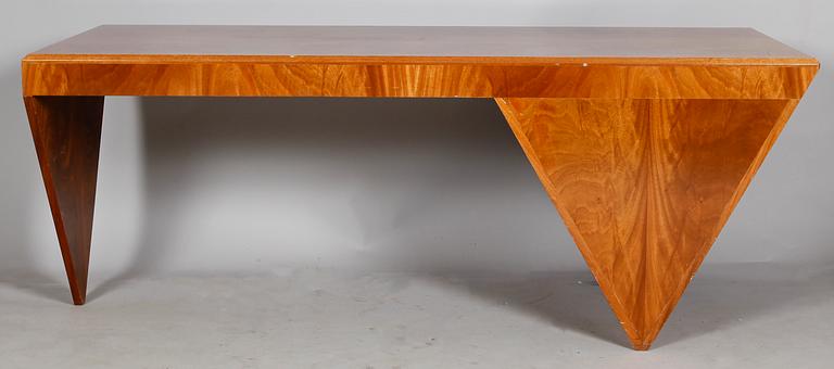 SKRIVBORD, design Klaus Wettergren, 1900-talets andra hälft.