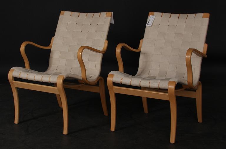KARMSTOLAR, ett par. "Mina" design Bruno Mathsson. Dux. Brännmärkta.