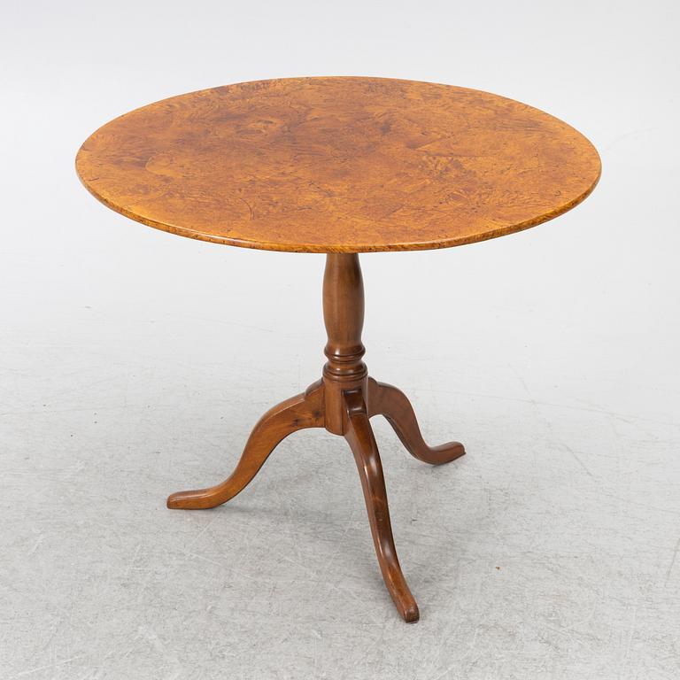A folding table, Mälardalen, first half of the 19th century.