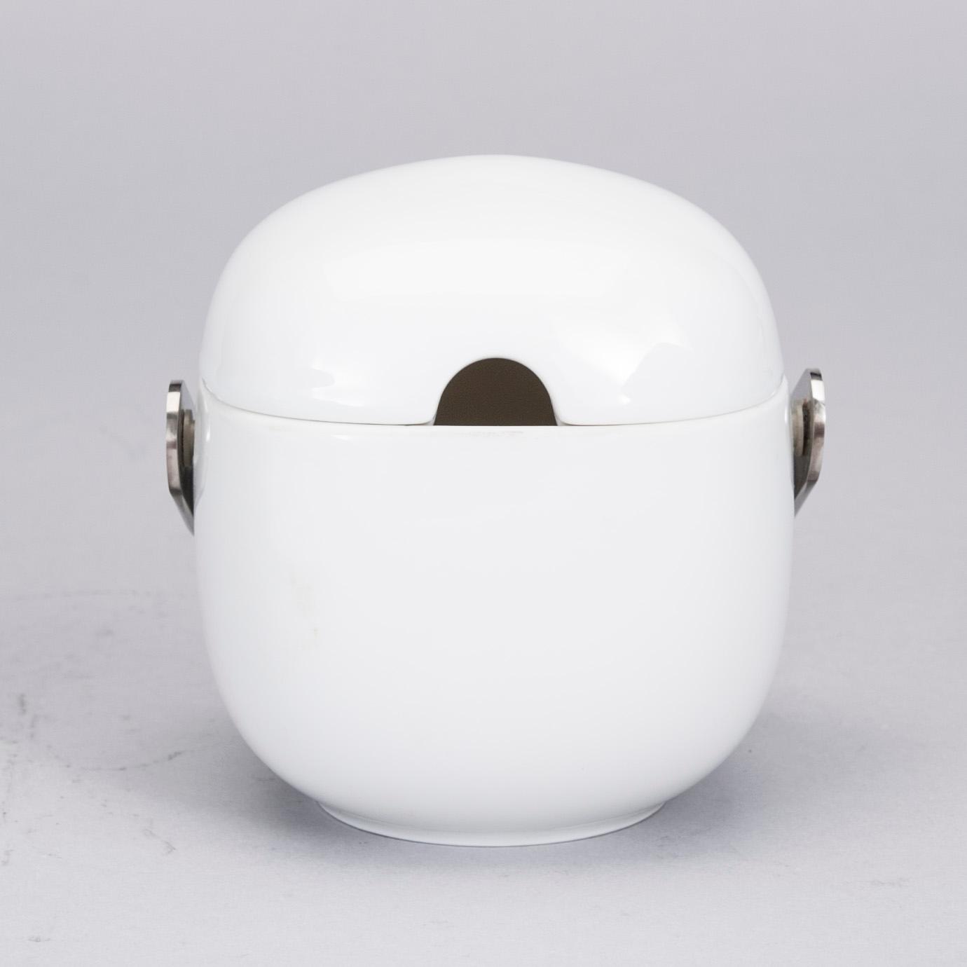 TERRIN samt SÅSSKÅL PÅ FAT, porslin, "Suomi", Timo Sarpaneva, Rosenthal Studio-linie.